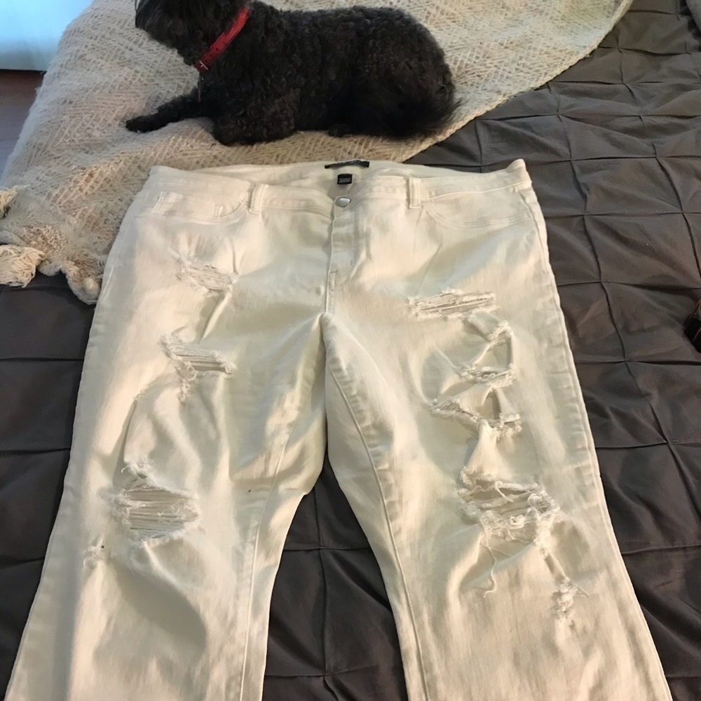 White distressed jegging